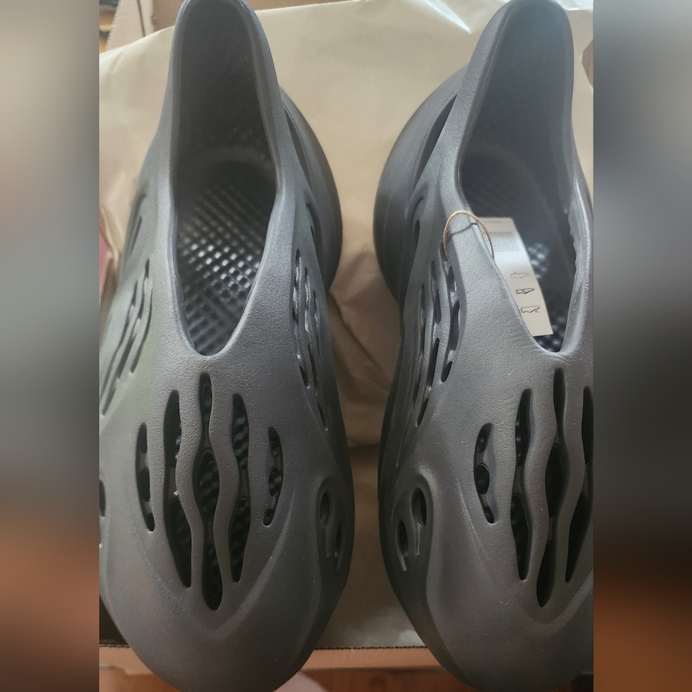 YEEZY ADIDAS FOAM RUNNERS MEN